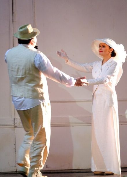 Месяц в деревне