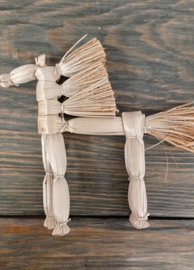 Конь. Мастер-класс по плетению из чакана