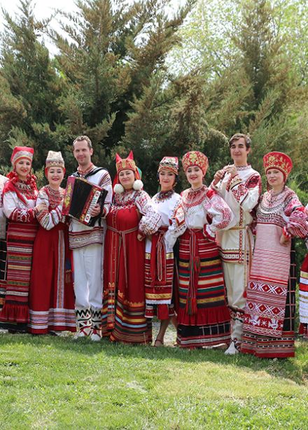 Ансамбль Астраханская песня: А у нас и тогда поют