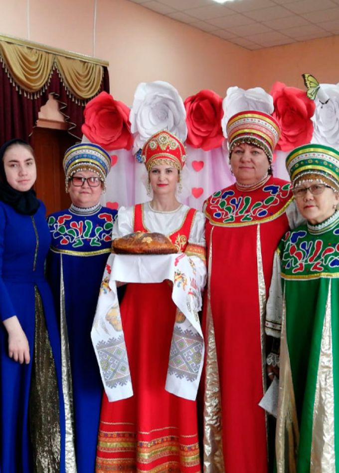 В мире нет милей и краше песен и преданий наших. Фольклорная встреча