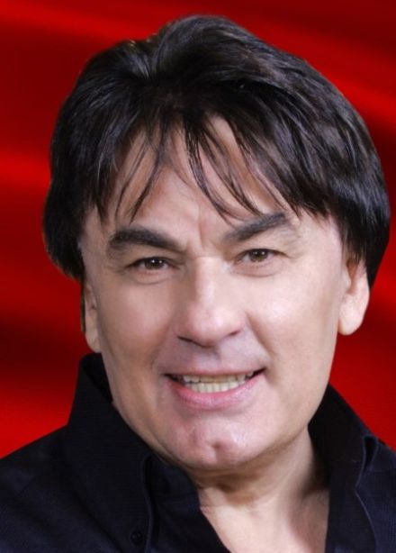 Александр Серов