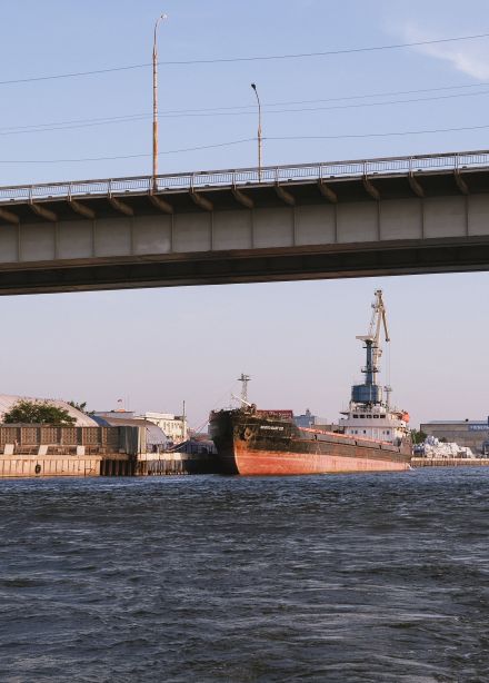 Водная экскурсия с капитаном: история Астрахани с Волги